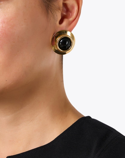 alva-gold-stud-earrings_look.jpeg