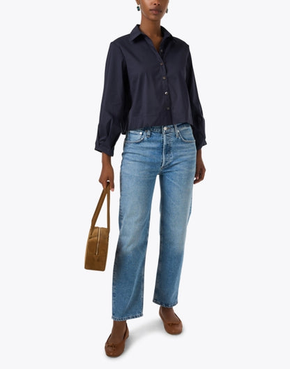 emmy-navy-silky-poplin-crop-shirt_look.jpeg