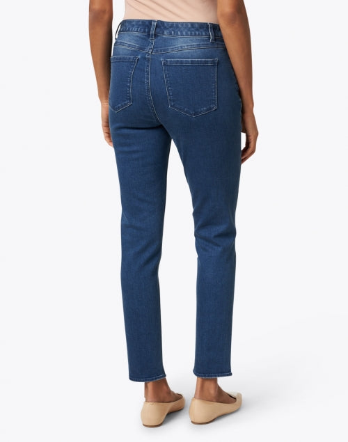 abbot-blue-vintage-wash-stretch-cotton-jean_back.jpeg