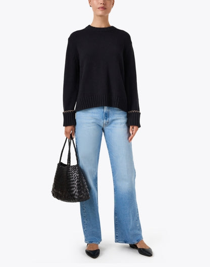 black-contrast-stitch-sweater_look.jpeg