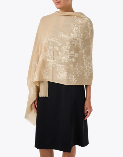 gold-embroidered-merino-wool-scarf_look.jpeg