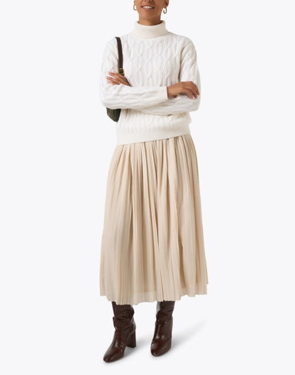 ivory-cashmere-cable-knit-sweater_look.jpeg
