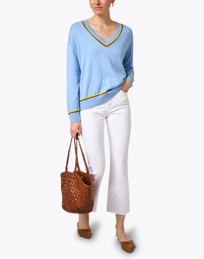 blue-contrast-trim-sweater_look.jpeg