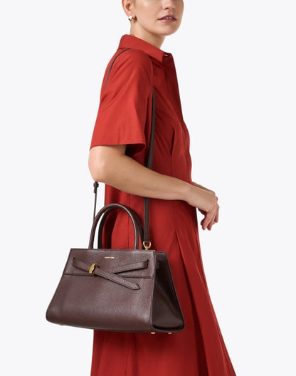 dash-brown-leather-bag_look.jpeg