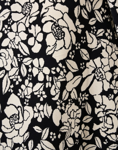 black-and-ivory-floral-jacquard-knit-dress_fabric.jpeg
