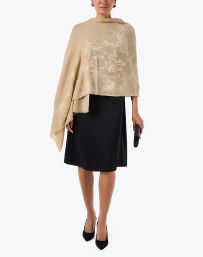 gold-embroidered-merino-wool-scarf_extra_1.jpeg