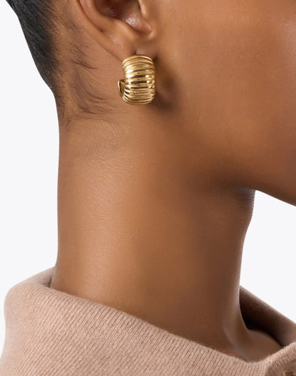 gold-textured-hoop-earrings_look.jpeg