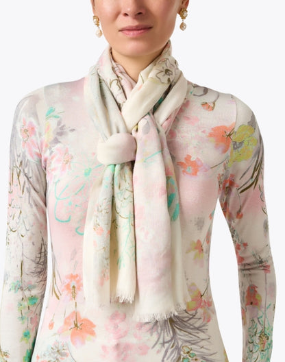 white-floral-print-cashmere-silk-scarf_look.jpeg