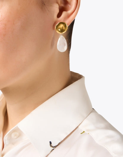 gold-and-pearl-drop-earrings_look.jpeg