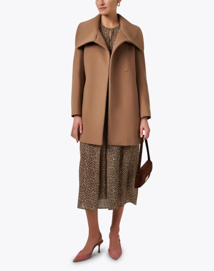 camel-wool-cashmere-coat_look.jpeg