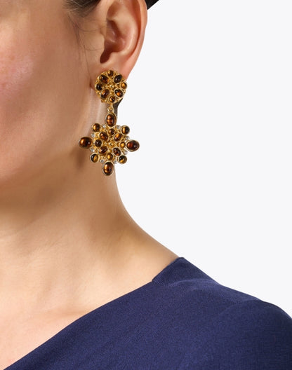 gold-and-brown-cabochon-clip-drop-earrings_look.jpeg