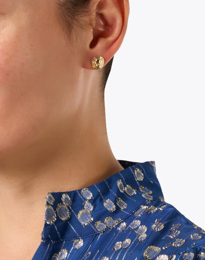 frank-gold-stud-earrings_look.jpeg
