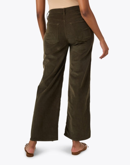 le-slim-green-corduroy-pant_back.jpeg