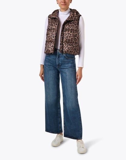 animal-printed-zipup-puffer-vest_look.jpeg