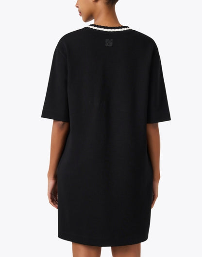 black-and-white-trim-knit-dress_back.jpeg