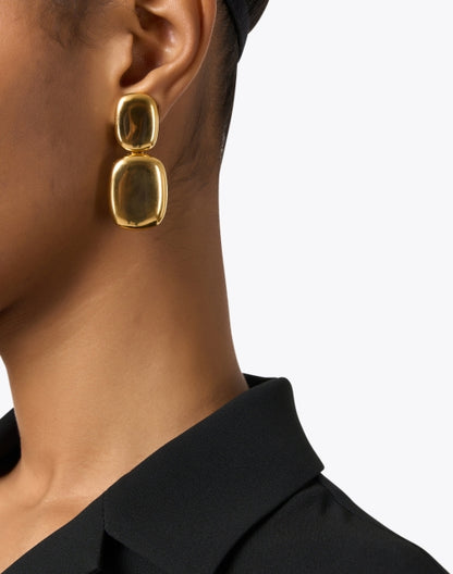 gold-drop-clip-earrings_look.jpeg