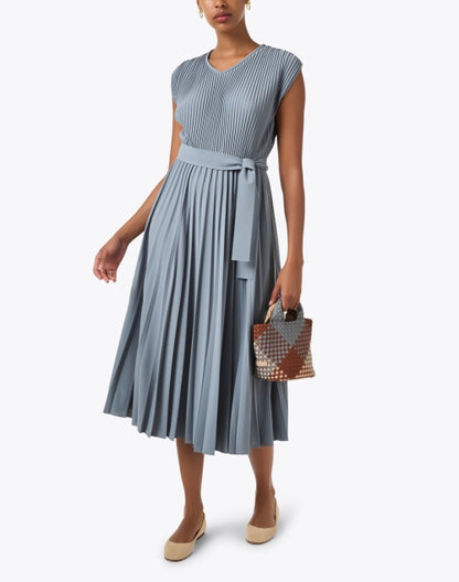 kiss-blue-pleated-dress_look.jpeg