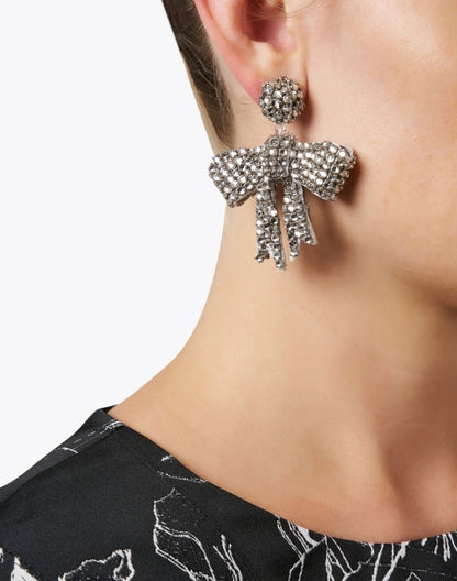 silver-beaded-bow-earrings_look.jpeg