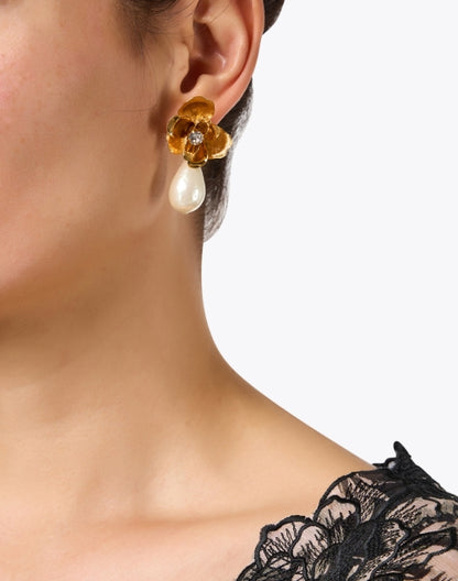 posey-gold-flower-pearl-drop-earrings_look.jpeg