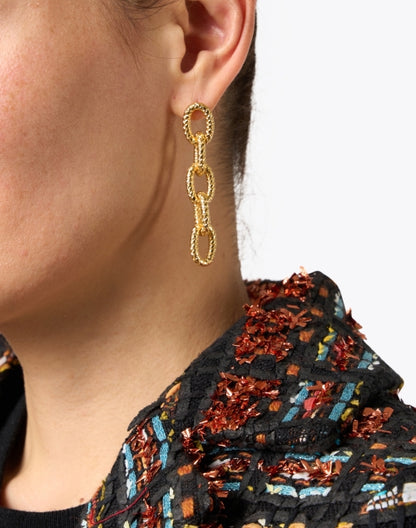 gold-link-drop-earrings_look.jpeg