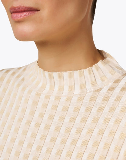 gingham-beige-knit-top_extra_1.jpeg