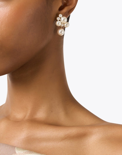 perlita-pearl-cluster-drop-earrings_look.jpeg