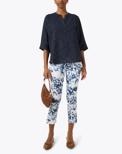 navy-and-white-floral-print-pull-on-crop-pant_look.jpeg