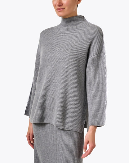 fanfara-grey-wool-sweater_front.jpeg