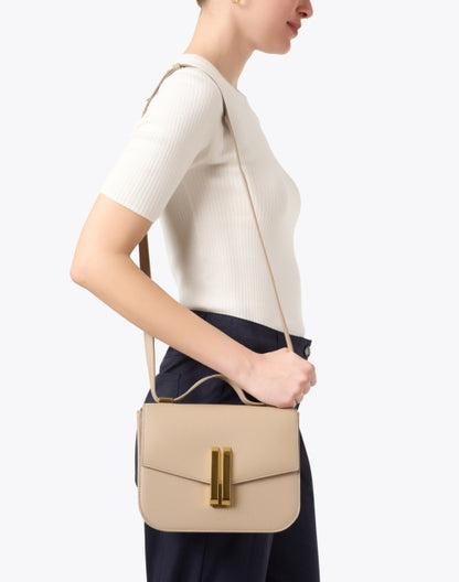 vancouver-taupe-leather-crossbody-bag_look.jpeg