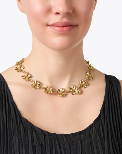 gold-clover-necklace_look.jpeg