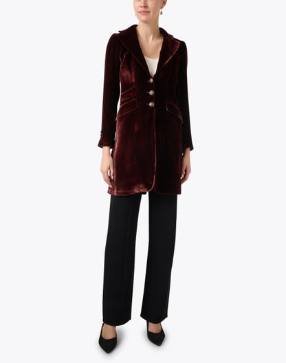 borgogna-burgundy-velvet-coat_look.jpeg