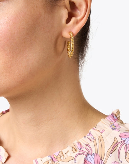 gold-torsade-hoop-earrings_look.jpeg