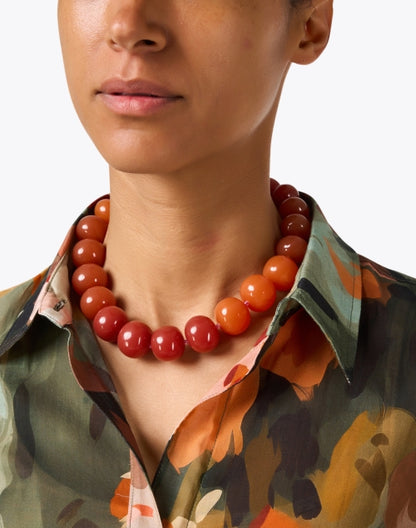 olympia-amber-stone-necklace_look.jpeg