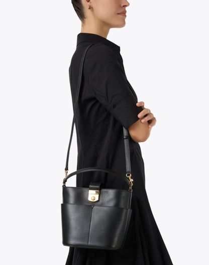 crest-black-leather-bag_look.jpeg