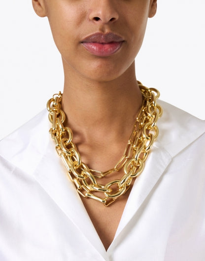 polished-gold-chain-link-necklace_look.jpeg