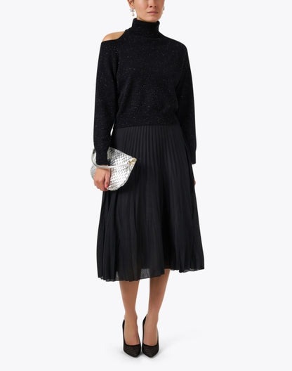 black-merino-wool-plisse-skirt_look.jpeg