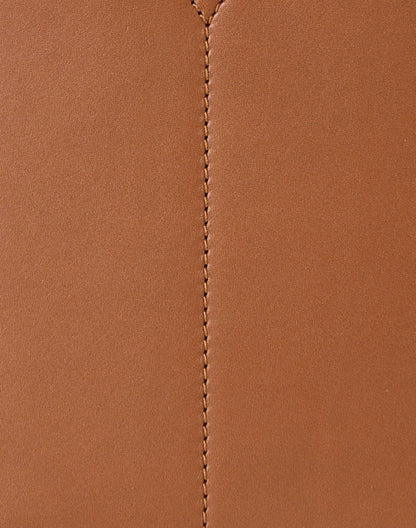 crest-tan-leather-bag_fabric.jpeg