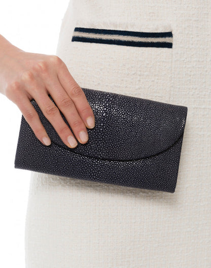 baby-grande-navy-stingray-clutch_look.jpeg