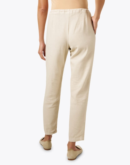 hampton-beige-cotton-twill-pant_back.jpeg