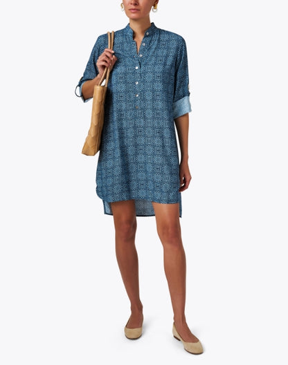 indigo-medallion-print-dress_look.jpeg