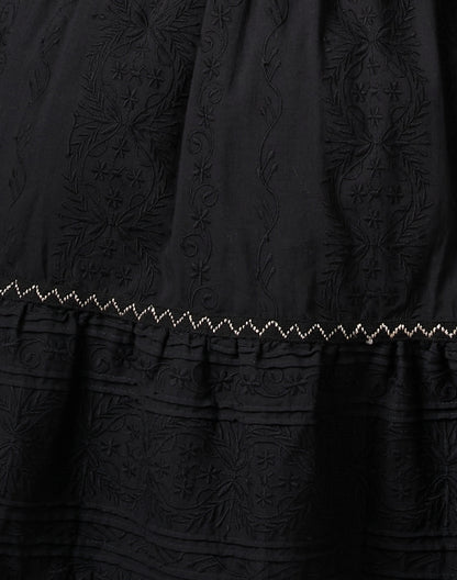 rayne-black-embroidered-cotton-dress_fabric.jpeg