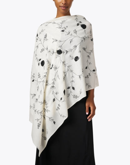 ivory-embroidered-merino-wool-scarf_look.jpeg