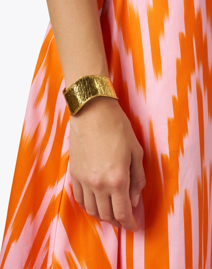 flow-gold-bangle-bracelet_look.jpeg