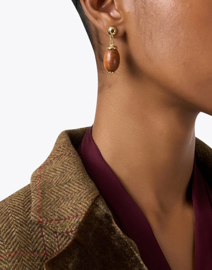 gold-and-wood-drop-earrings_look.jpeg