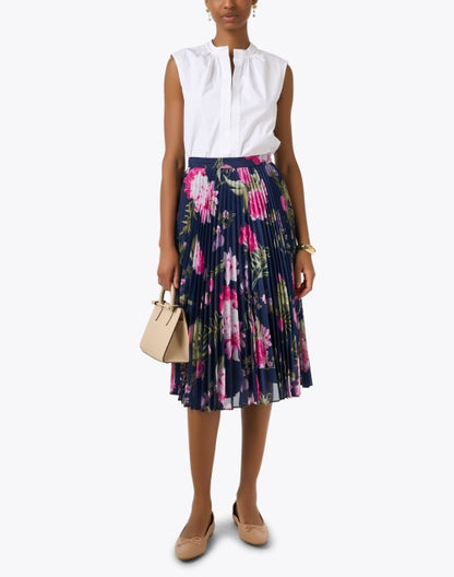 pia-navy-floral-print-pleated-skirt_look.jpeg