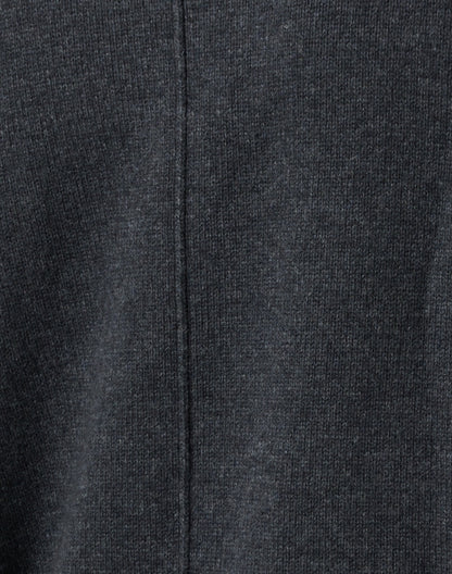 dark-charcoal-sweater-with-white-underlayer_fabric.jpeg