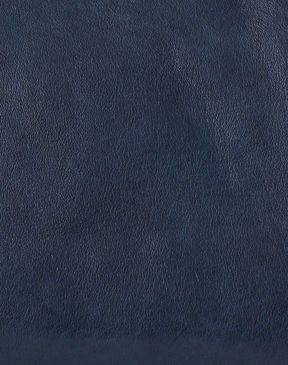 petite-penne-navy-leather-tote-bag_fabric.jpeg