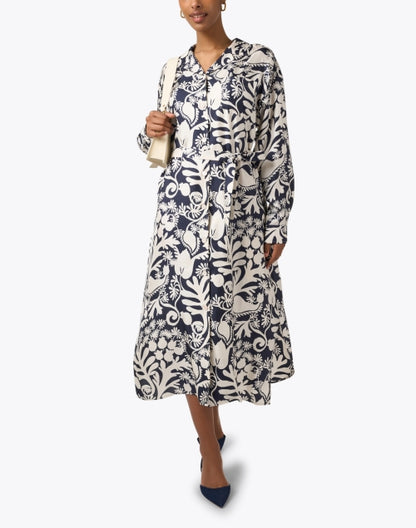 gaia-black-and-white-print-silk-shirt-dress_look.jpeg