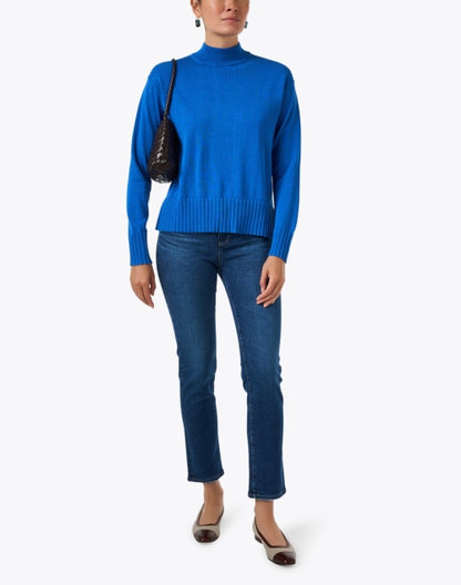 eden-blue-cotton-silk-sweater_look.jpeg