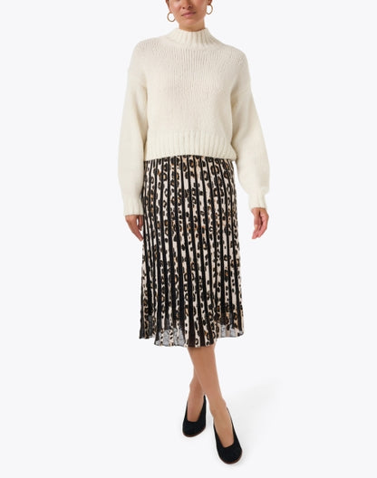 leopard-print-pleated-skirt_look.jpeg